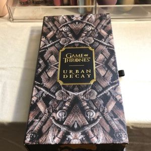 COPY - Urban Decay Game of Thrones Palette